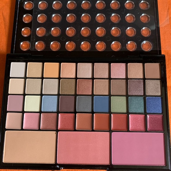 ME Makeover Essentials Ultimate Beauty II BRAND NEW - Picture 2 of 6